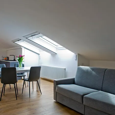 Sky View Apartmán Como