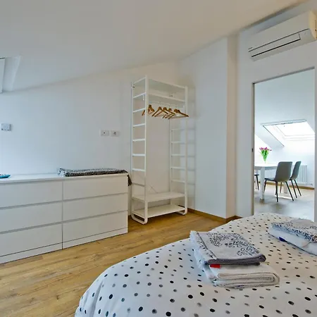Апартаменты Sky View Комо