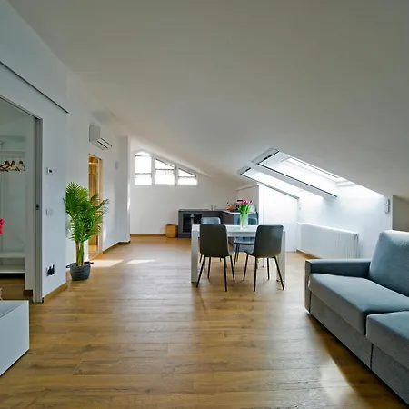 Sky View Apartment *