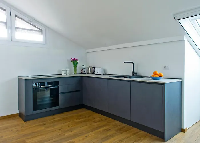 Sky View Apartment *