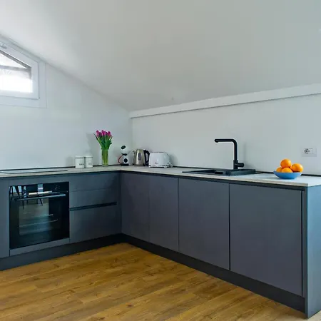 Sky View 아파트 *